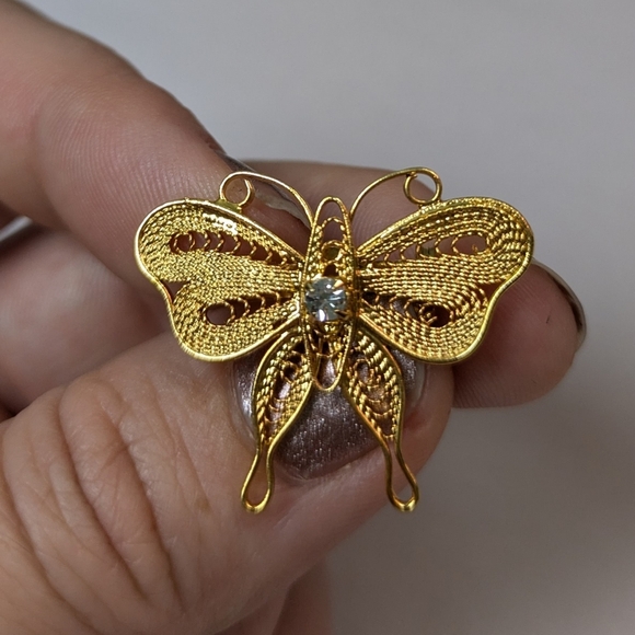 Vintage Gold Filigree Butterfly Pin Brooch - Picture 1 of 4